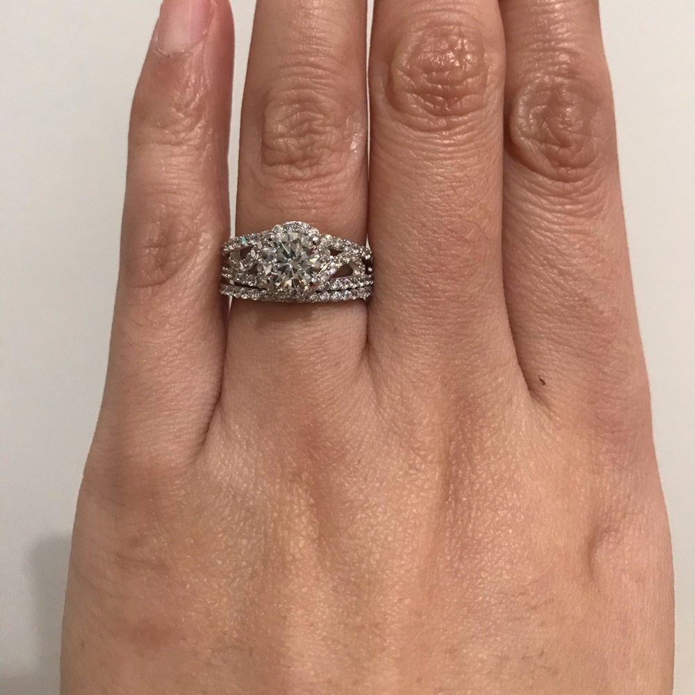 New silver round twisted wedding set engagement